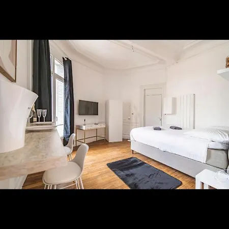 Cathedrale Room's Champagne Apartman *