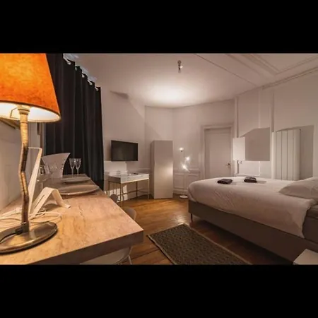 Cathedrale Room's Champagne